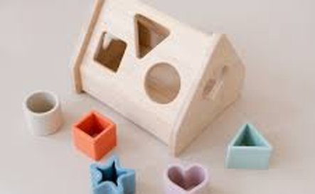 11228 - Wooden Shape Sorting House